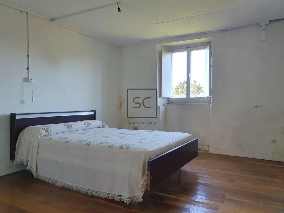 Casa con finca y bodega en sedes, narón