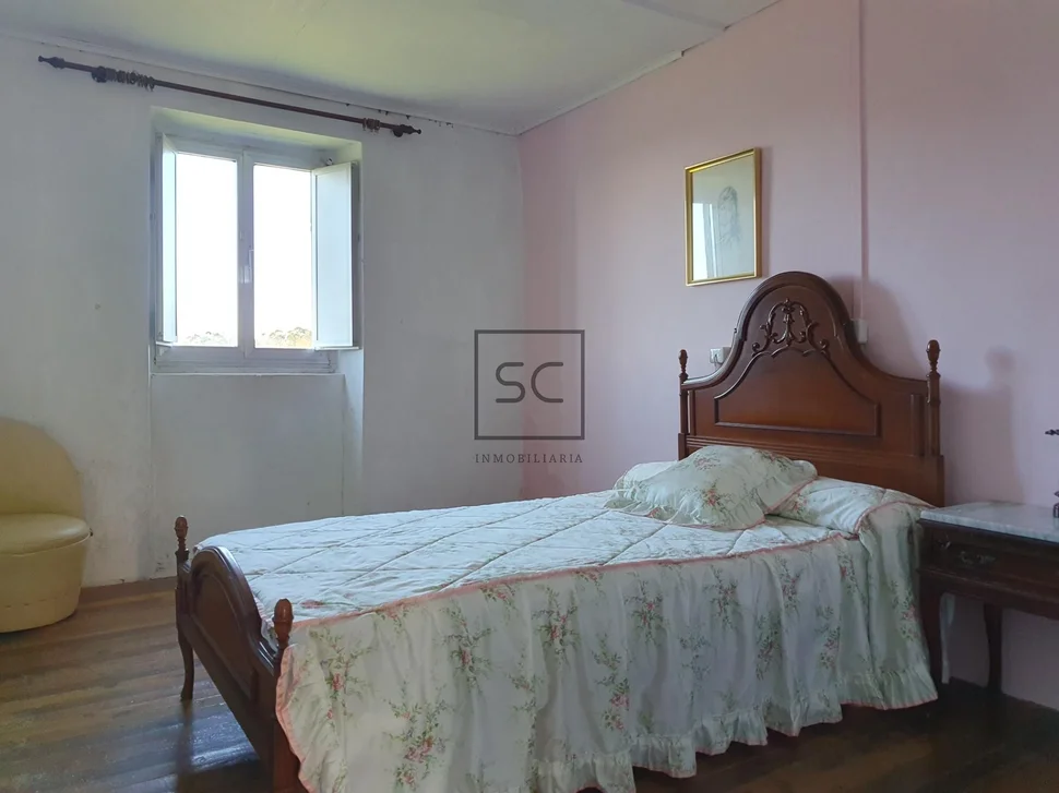 Casa con finca y bodega en sedes, narón