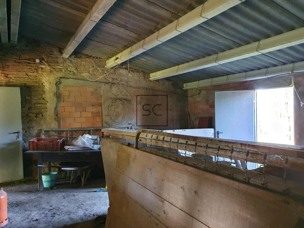 Casa con finca y bodega en sedes, narón