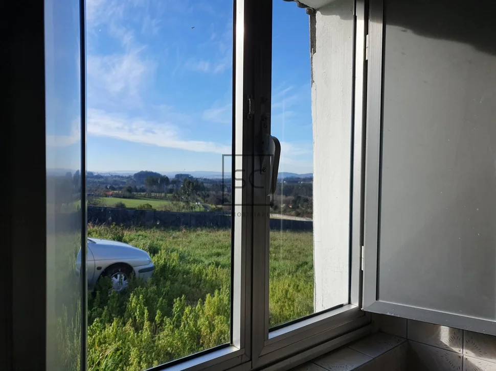 Casa con finca y bodega en sedes, narón