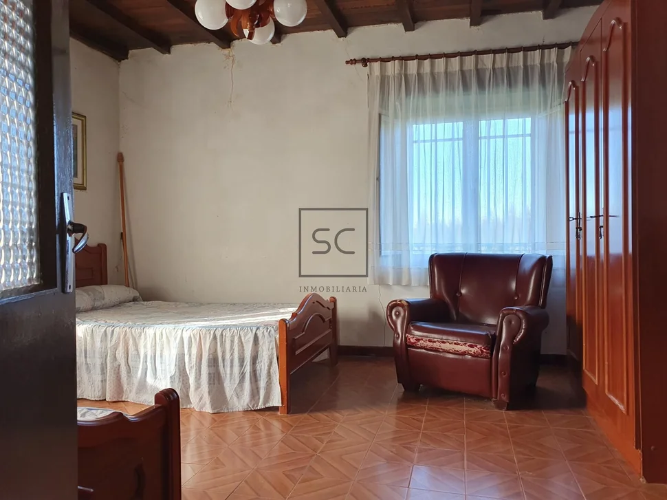 Casa con finca y bodega en sedes, narón