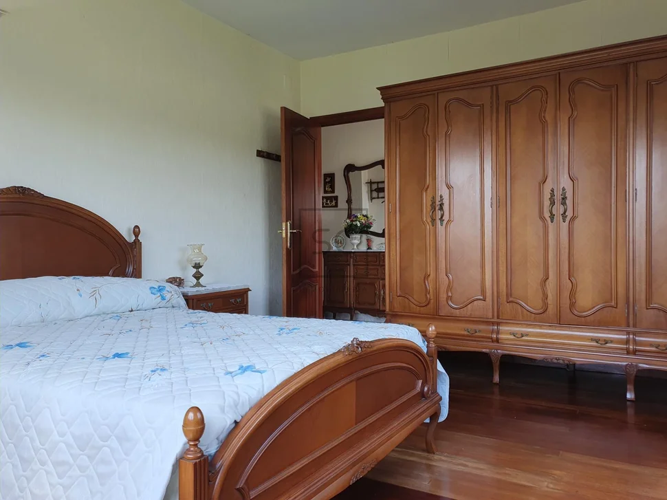 Casa con bodega y finca en san pedro de nos, oleiros