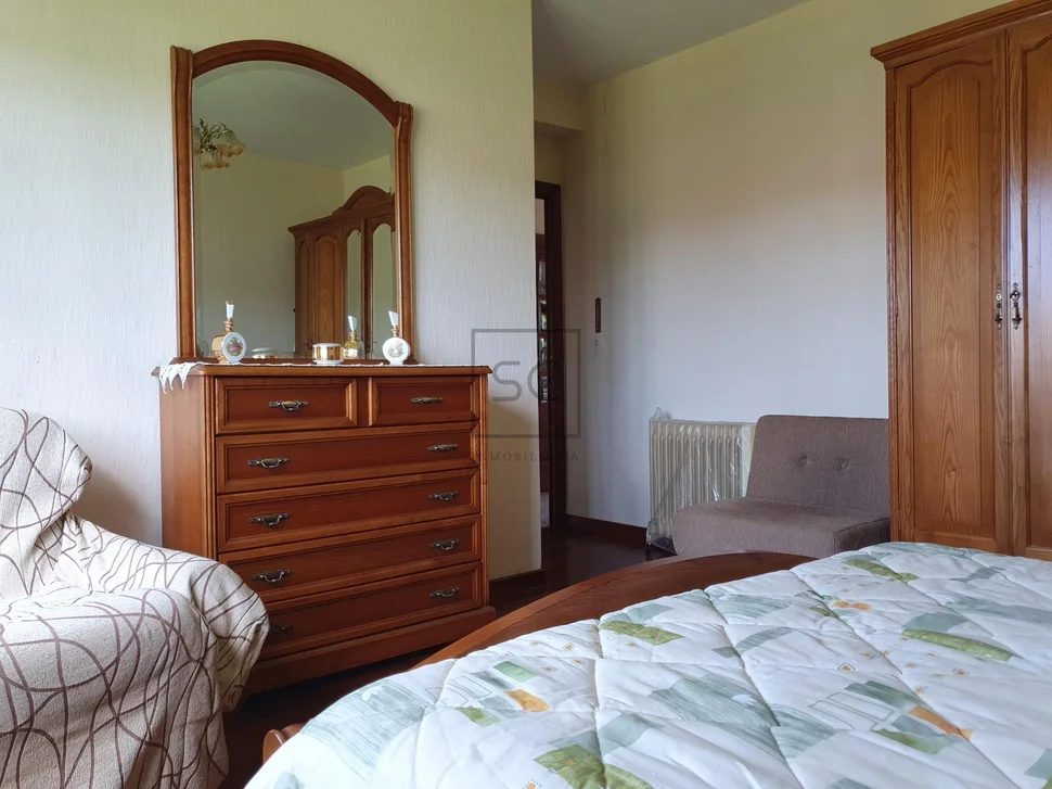 Casa con bodega y finca en san pedro de nos, oleiros