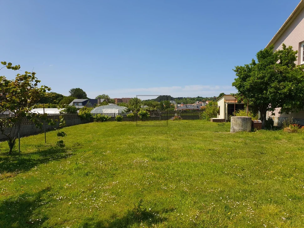 Casa con bodega y finca en san pedro de nos, oleiros