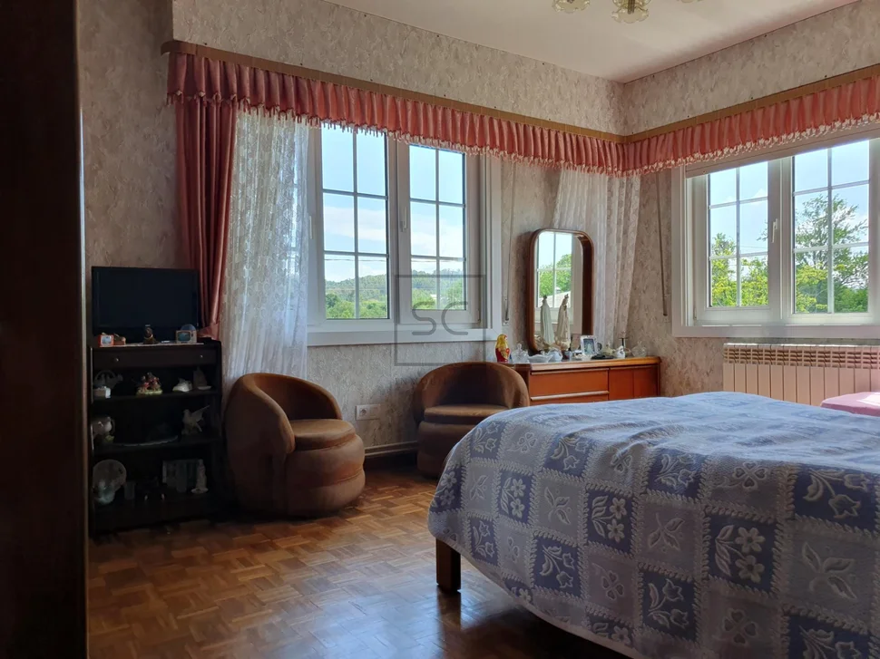 Casa con bodega y finca en san pedro de nos, oleiros