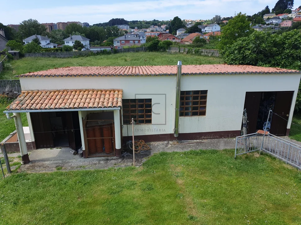 Casa con bodega y finca en san pedro de nos, oleiros