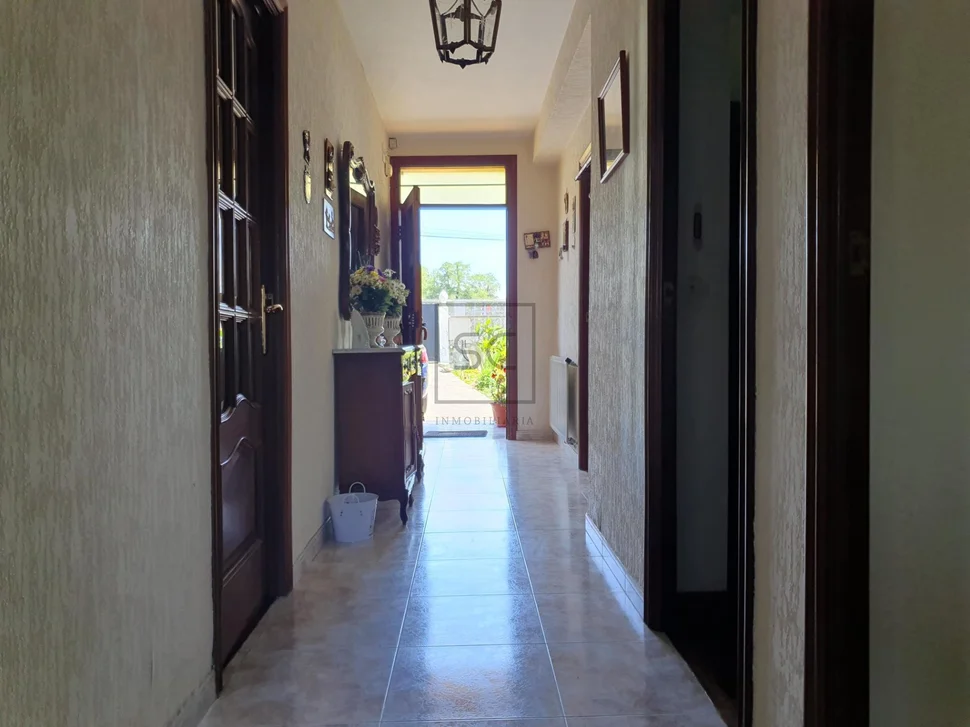 Casa con bodega y finca en san pedro de nos, oleiros