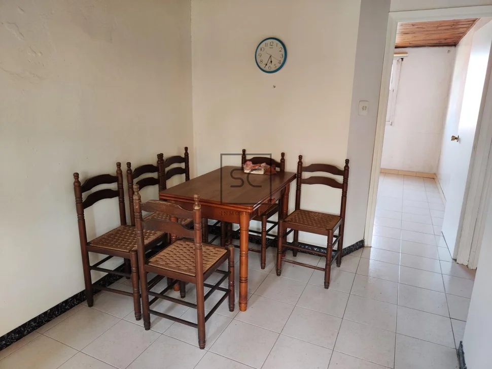 Casa adosada para reforma en zona urbana en santa marina, ferrol