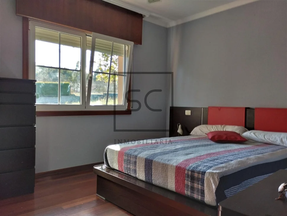 Casa amueblado con terreno en larín, arteixo