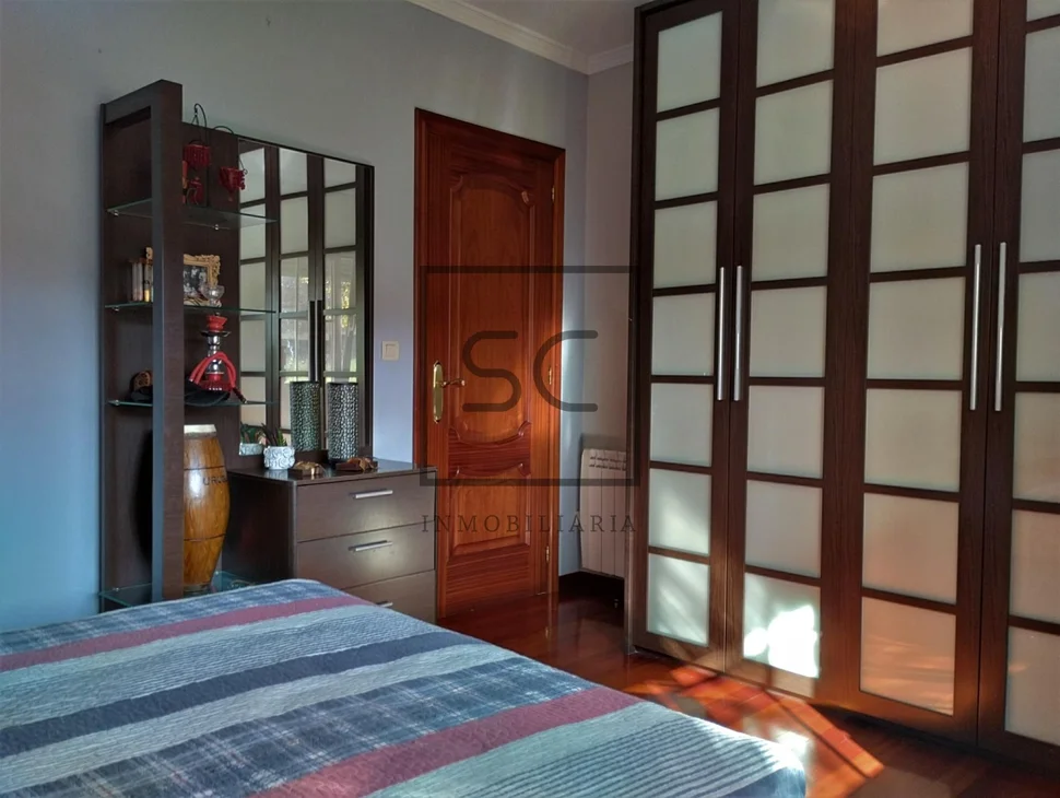 Casa amueblado con terreno en larín, arteixo