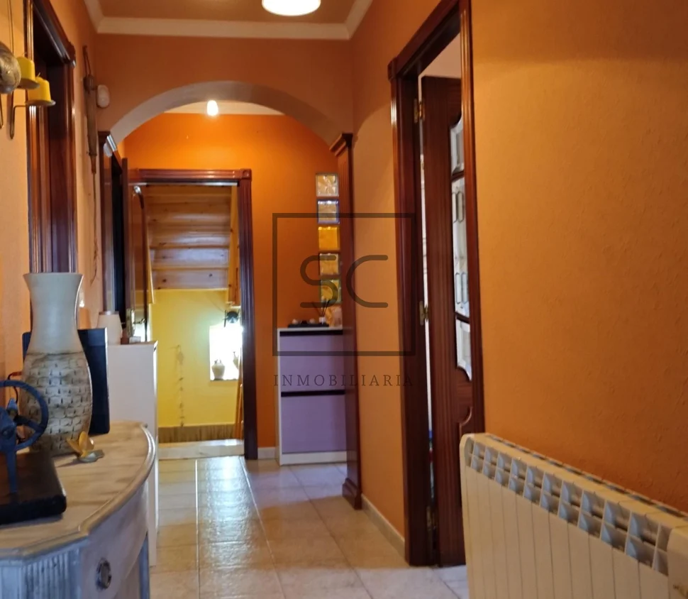 Casa amueblado con terreno en larín, arteixo