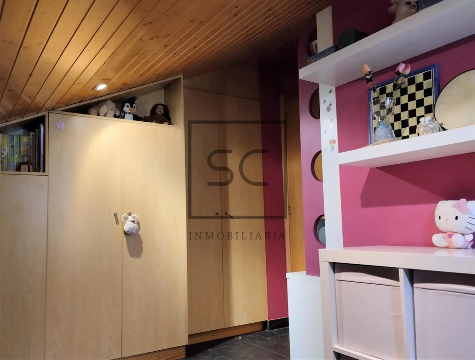 Casa amueblado con terreno en larín, arteixo