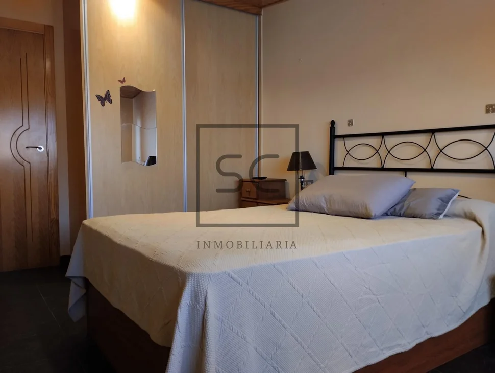 Casa amueblado con terreno en larín, arteixo