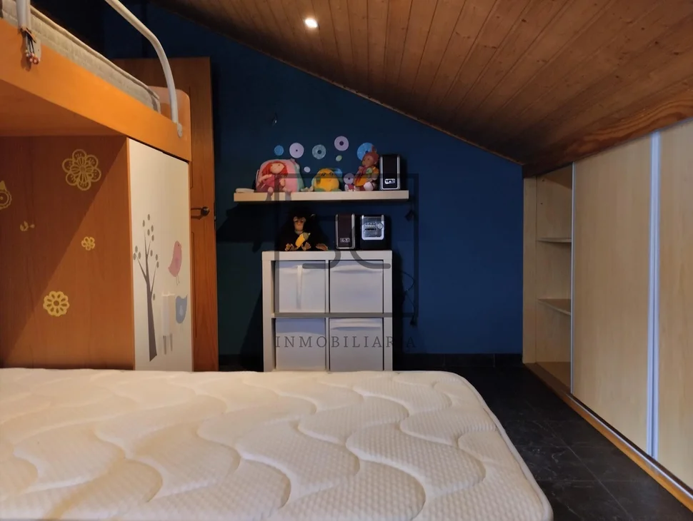 Casa amueblado con terreno en larín, arteixo