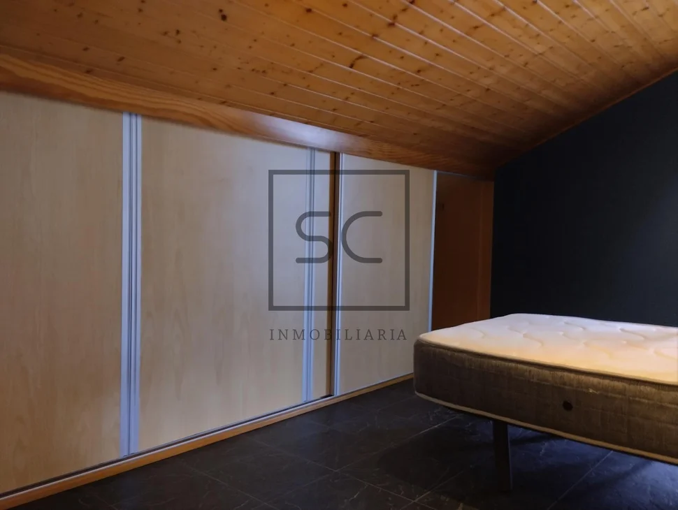 Casa amueblado con terreno en larín, arteixo