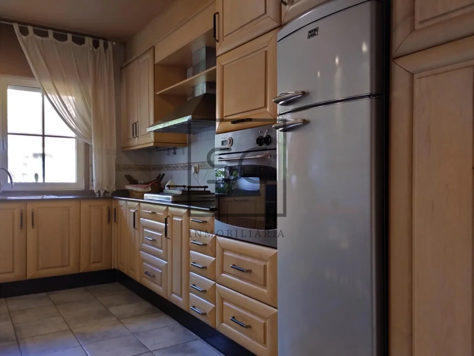 Casa amueblado con terreno en larín, arteixo