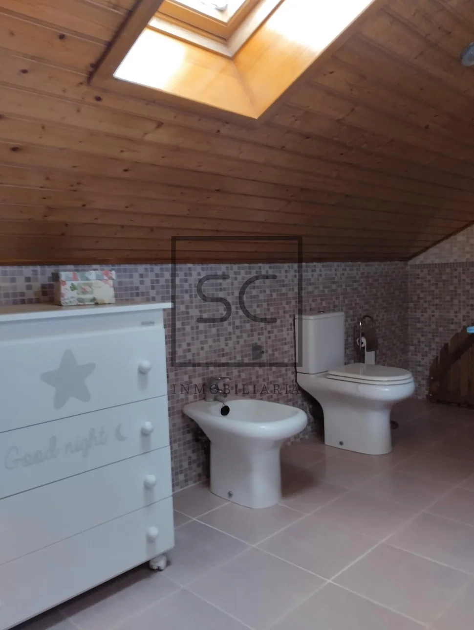 Casa amueblado con terreno en larín, arteixo