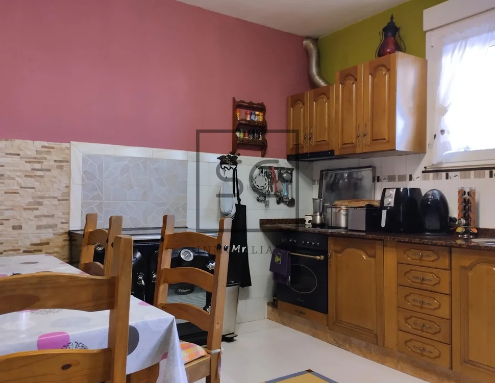 Casa amueblado con terreno en larín, arteixo