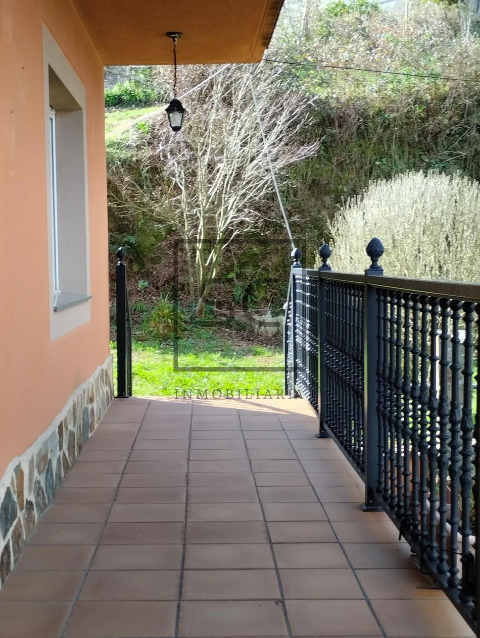 Casa amueblado con terreno en larín, arteixo