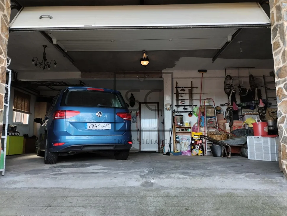 Casa amueblado con terreno en larín, arteixo