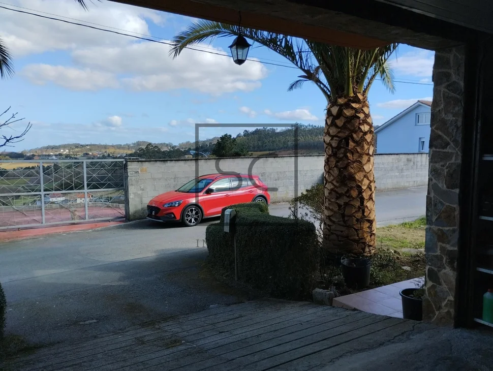 Casa amueblado con terreno en larín, arteixo