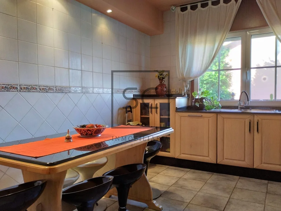 Casa amueblado con terreno en larín, arteixo