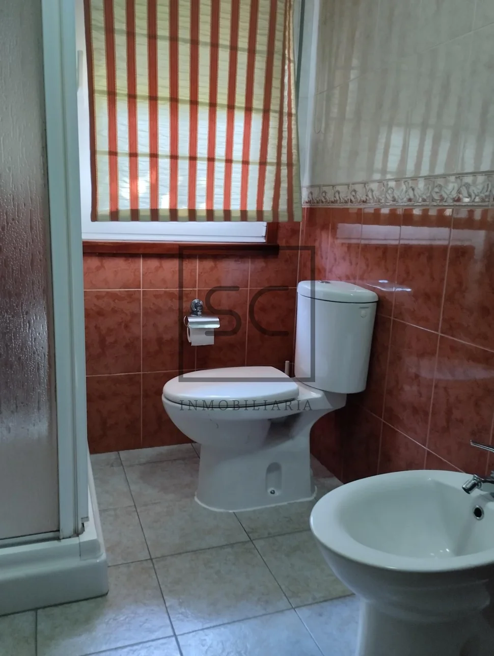 Casa amueblado con terreno en larín, arteixo