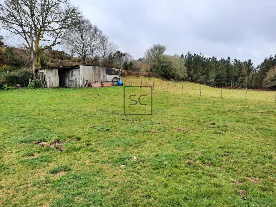 Casa de piedra con anexos en as pontes de garcía rodrígues, as pontes de garcía rodrígues