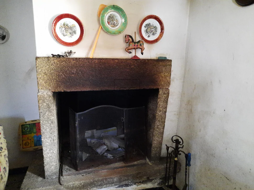 Casa de piedra con anexos en as pontes de garcía rodrígues, as pontes de garcía rodrígues