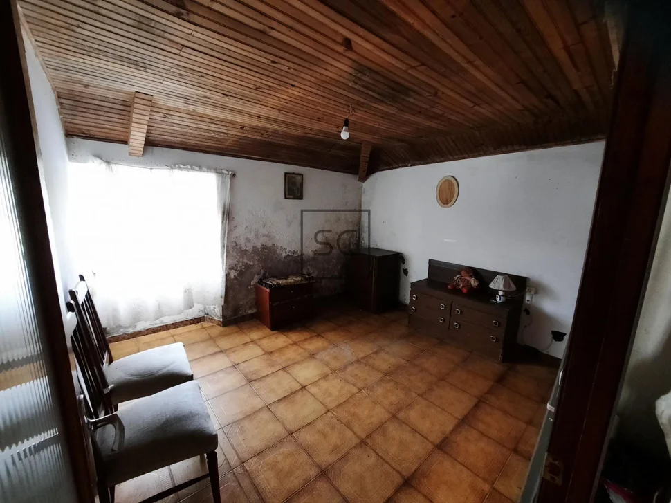 Casa de piedra con anexos en as pontes de garcía rodrígues, as pontes de garcía rodrígues