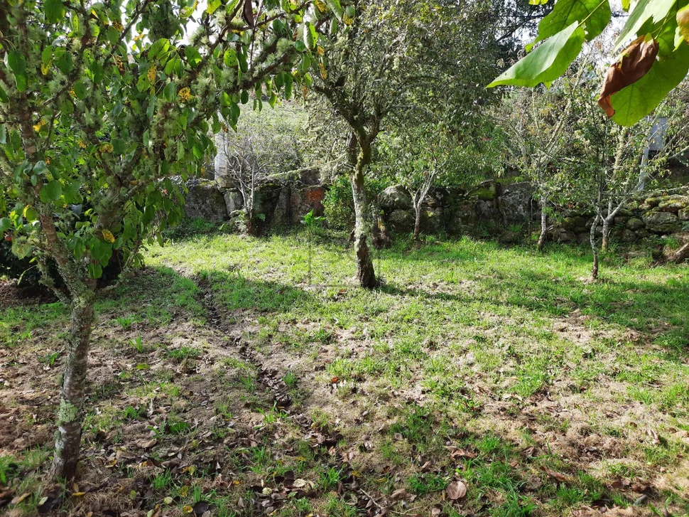Casa de piedra con anexos en as pontes de garcía rodrígues, as pontes de garcía rodrígues
