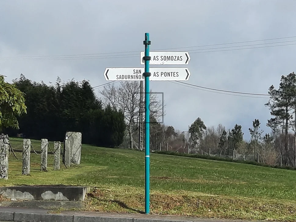 Casa de piedra con anexos en as pontes de garcía rodrígues, as pontes de garcía rodrígues