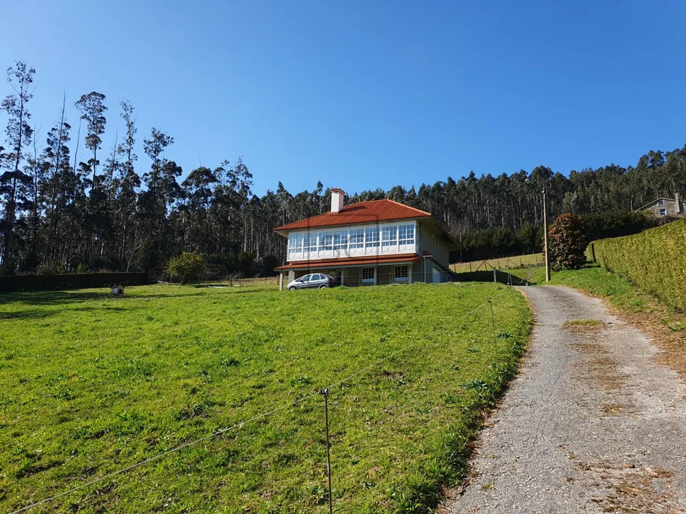 Casa con finca en cedeira