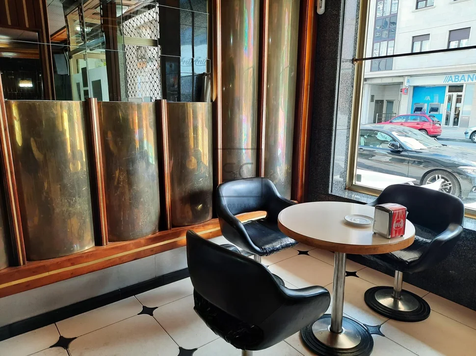 Cafeteria en funcionamiento en narón