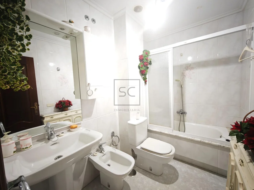 Céntrico Pisoo con 3 Habitaciones en el Centro, Ferrol