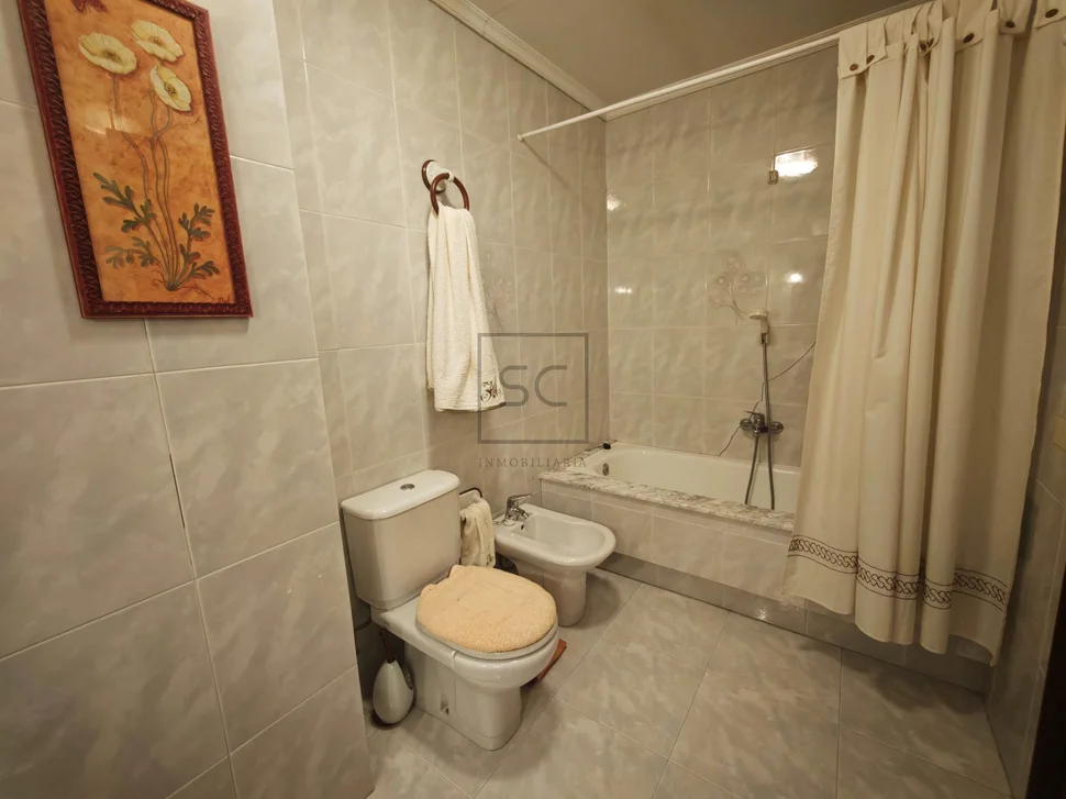 Céntrico Pisoo con 3 Habitaciones en el Centro, Ferrol