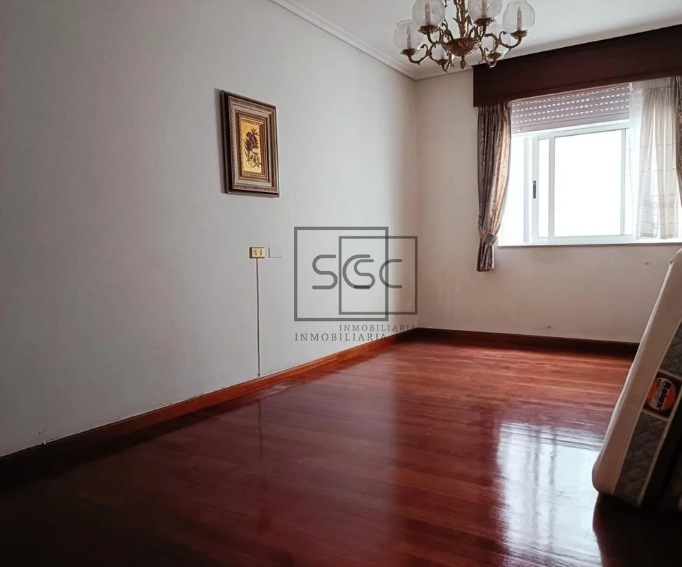 Céntrico Pisoo con 3 Habitaciones en el Centro, Ferrol