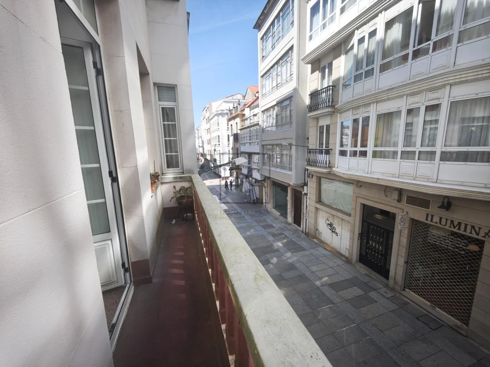 Céntrico Pisoo con 3 Habitaciones en el Centro, Ferrol