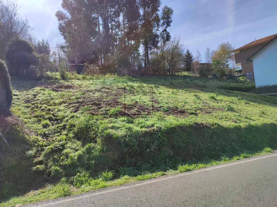 Parcela edificable con vistas al mar