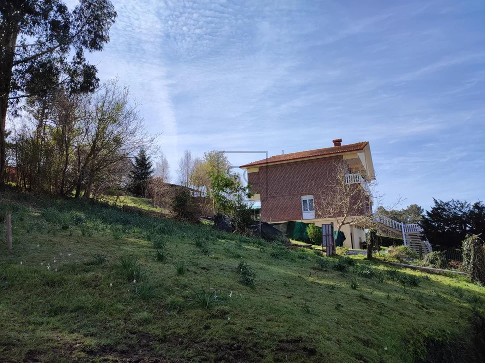 Parcela edificable con vistas al mar