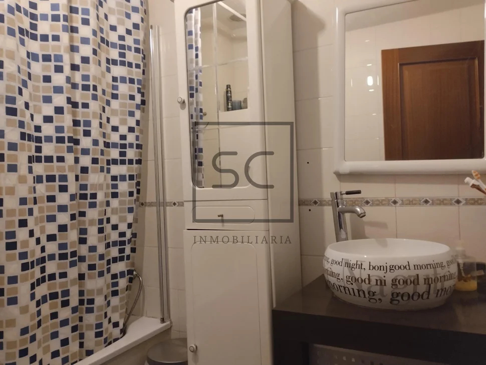 Adosado con jardín en a zapateira