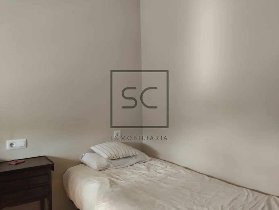 Adosado con jardín en a zapateira