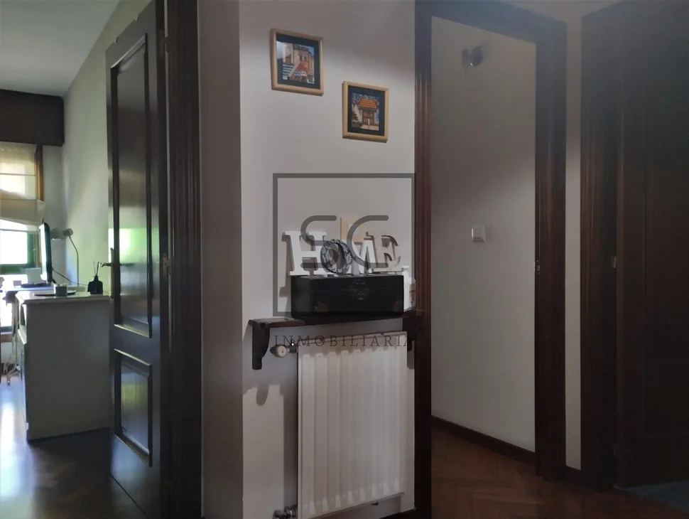 Adosado con jardín en a zapateira