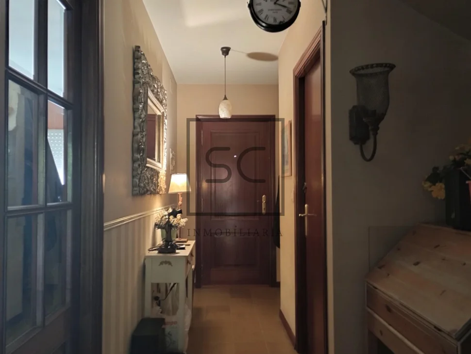 Adosado con jardín en a zapateira