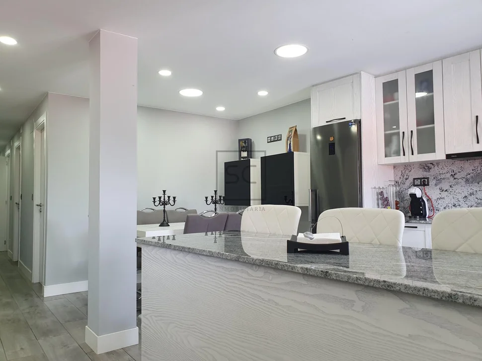 Pareado con terraza finca y bodegas en catabois, ferrol