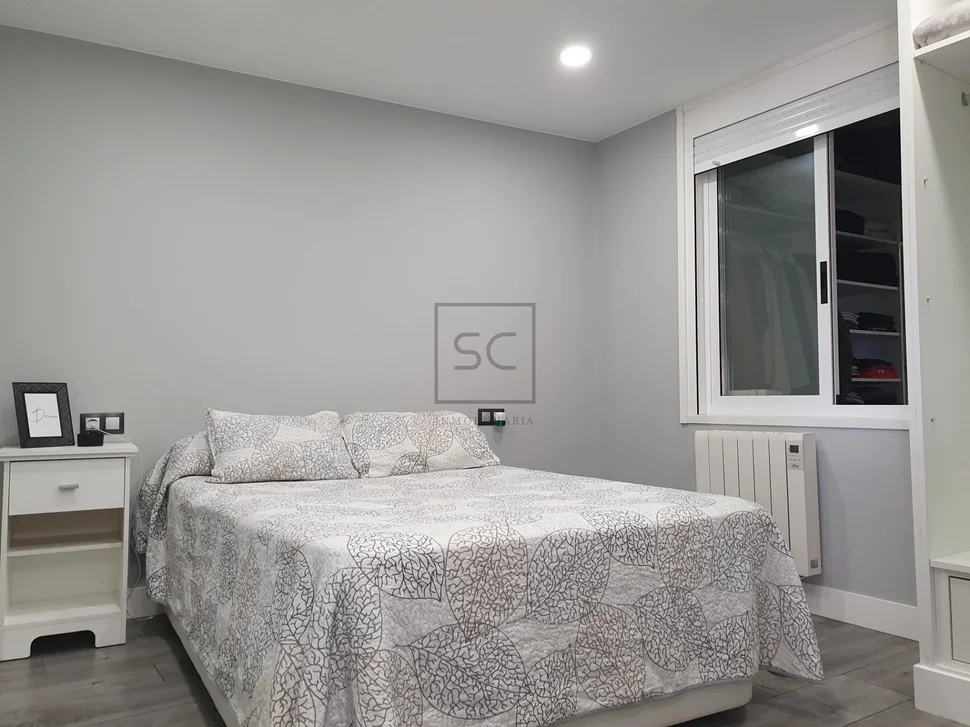 Pareado con terraza finca y bodegas en catabois, ferrol