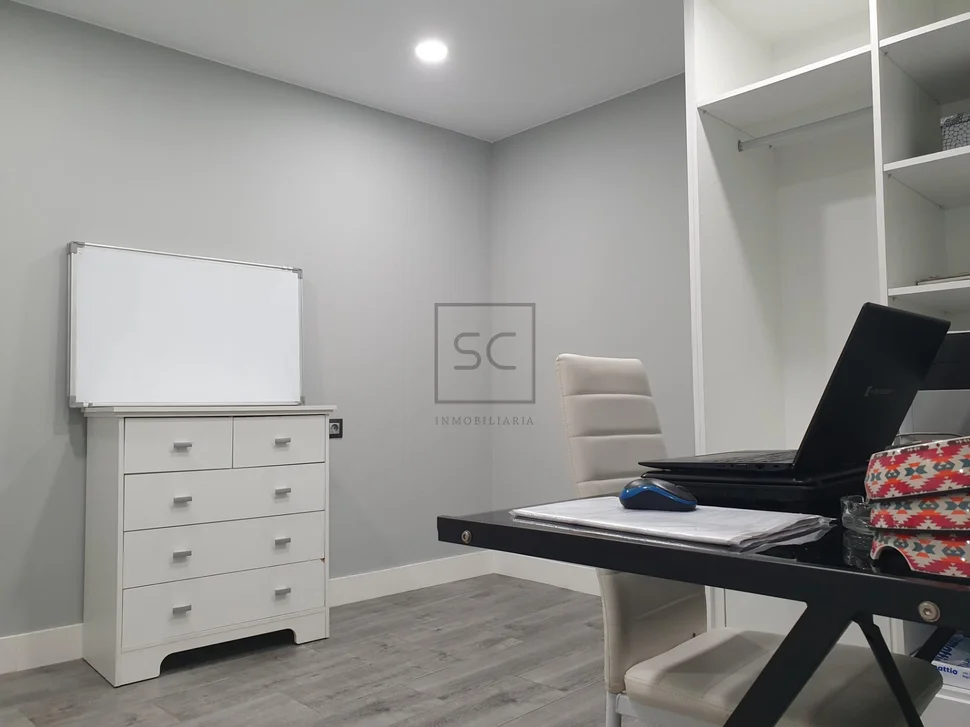 Pareado con terraza finca y bodegas en catabois, ferrol