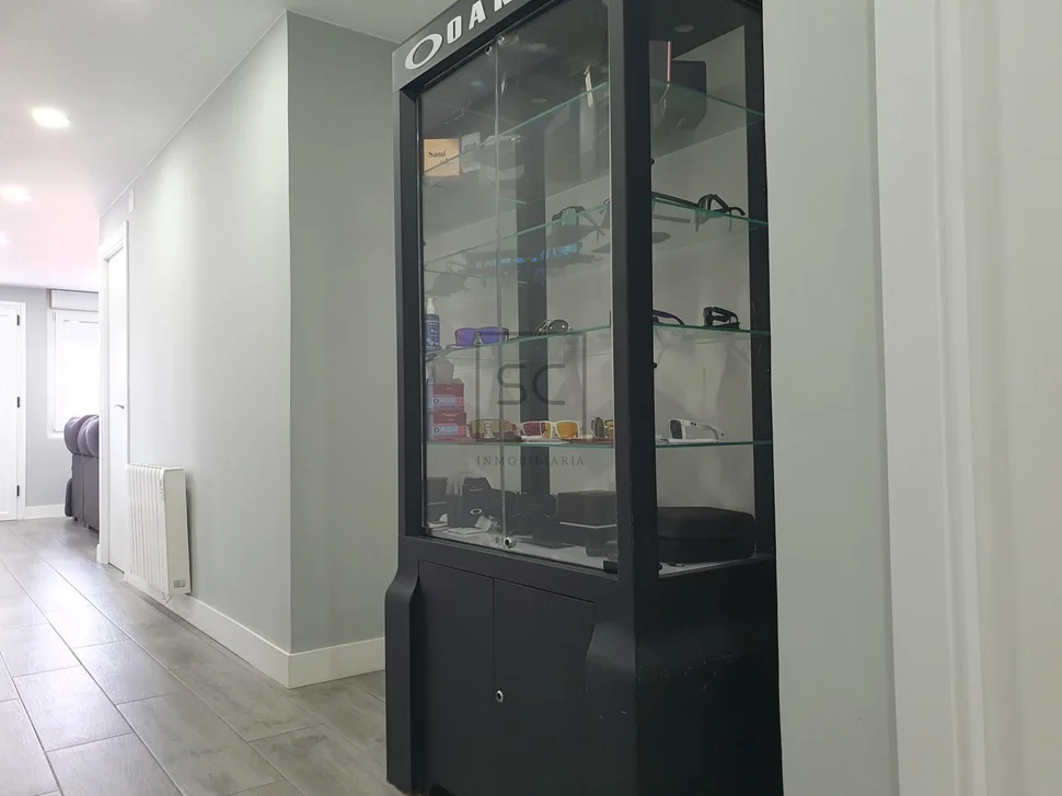 Pareado con terraza finca y bodegas en catabois, ferrol