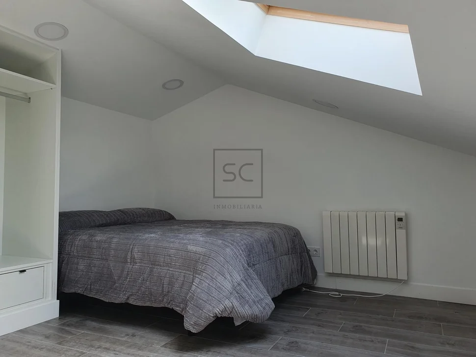 Pareado con terraza finca y bodegas en catabois, ferrol