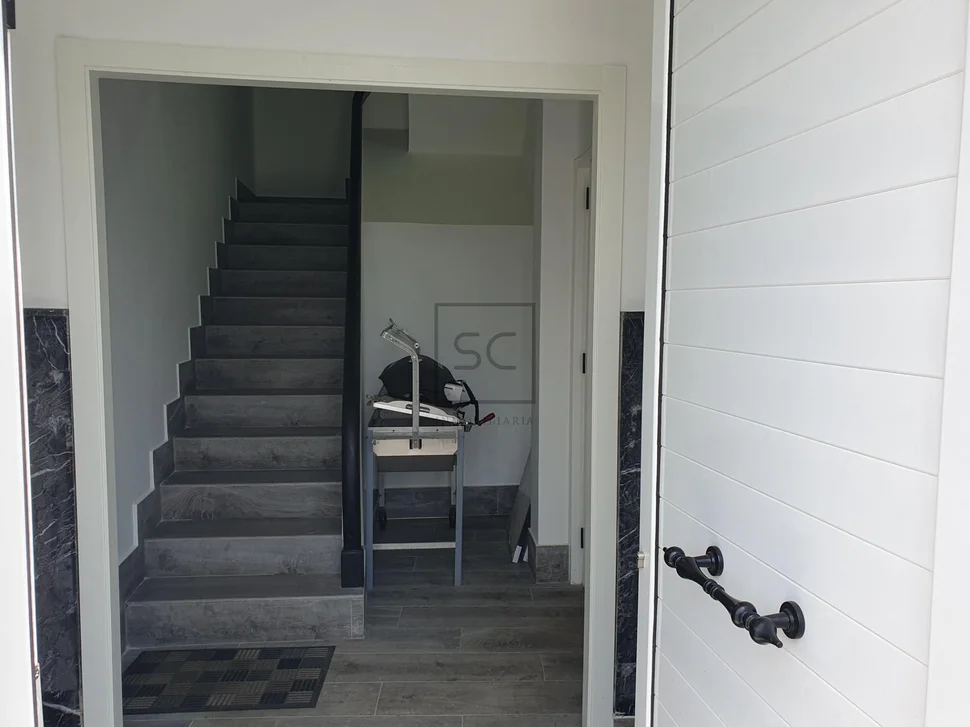 Pareado con terraza finca y bodegas en catabois, ferrol